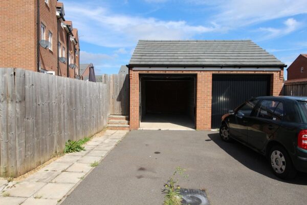 Garage, 24 Sorrel Drive, Nottingham, Nottinghamshire, NG17 8RW