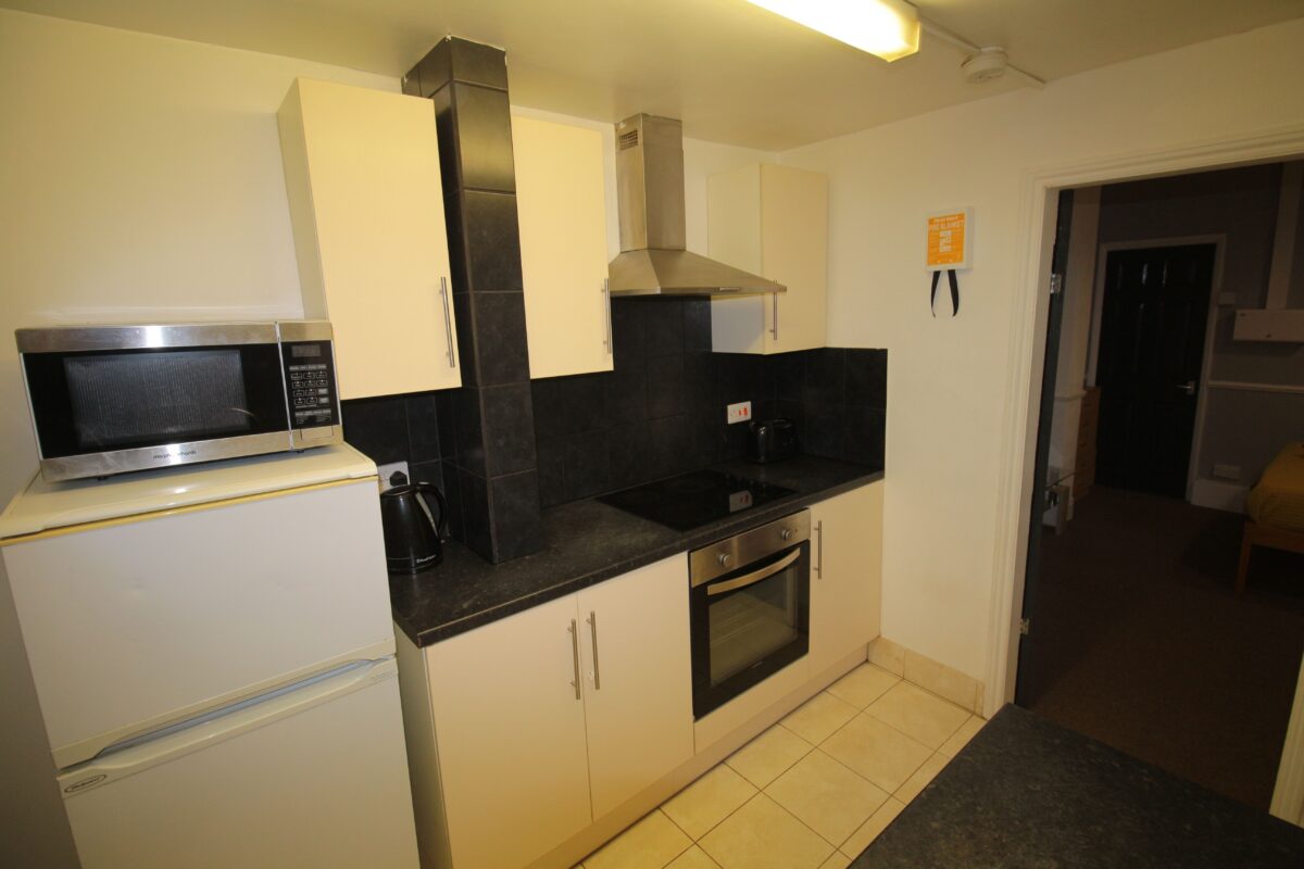 58 Back Flat High Street, Lincoln, Lincolnshire, LN5 8AH