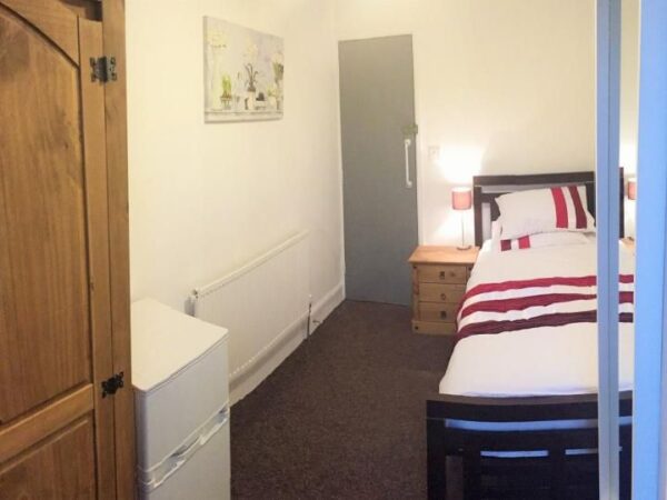 Room 4, 14 Avondale Street, Lincoln, Lincolnshire, LN2 5BL