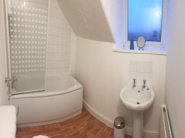 Room 4, 14 Avondale Street, Lincoln, Lincolnshire, LN2 5BL