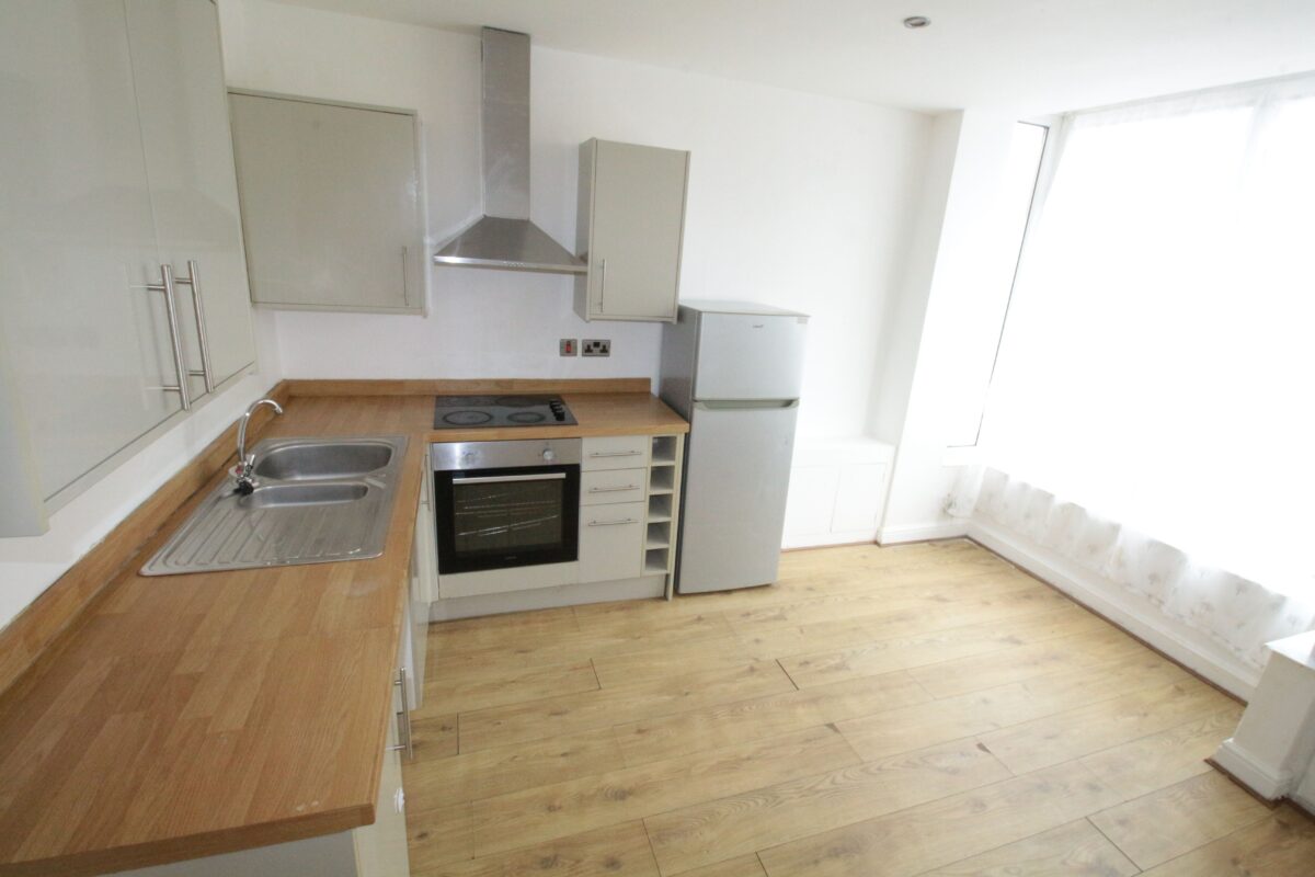 Flat A 143 Newark Road, Lincoln, Lincolnshire, LN5 8NQ