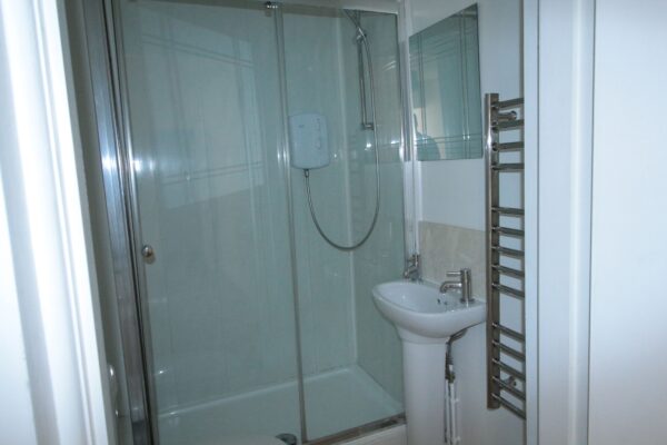 Flat A 143 Newark Road, Lincoln, Lincolnshire, LN5 8NQ
