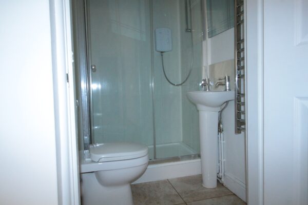 Flat A 143 Newark Road, Lincoln, Lincolnshire, LN5 8NQ