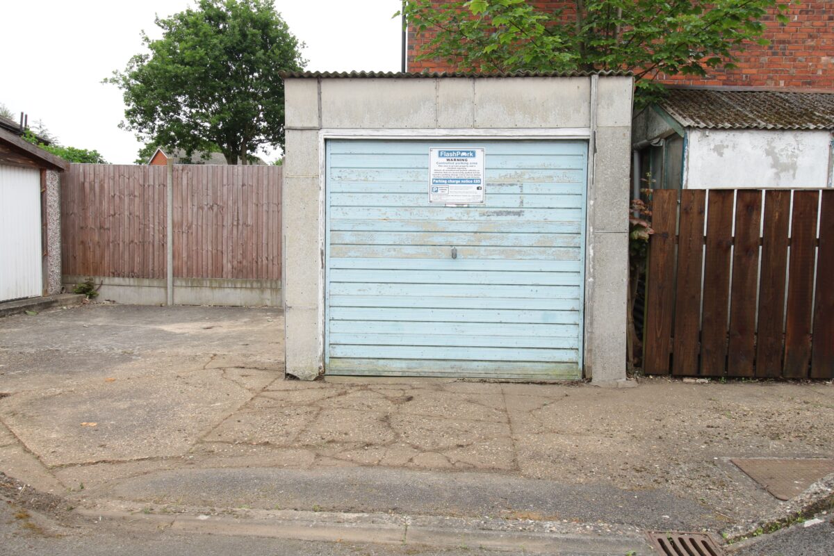 Garage 2 - 5 Church Drive, Boultham Park, Lincoln, Lincolnshire, LN6 7AX