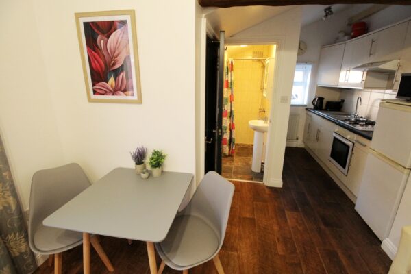 Flat 4, 23 The Avenue, Lincoln, Lincolnshire, LN1 1PD