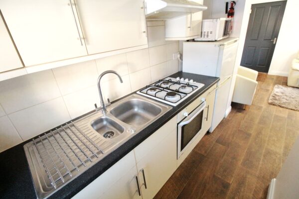 Flat 4, 23 The Avenue, Lincoln, Lincolnshire, LN1 1PD