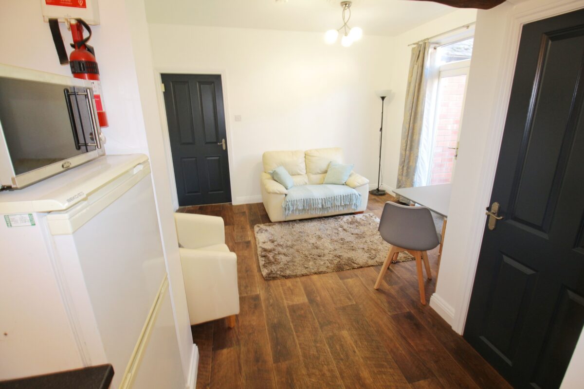 Flat 1, 23 The Avenue, Lincoln, Lincolnshire, LN1 1PD