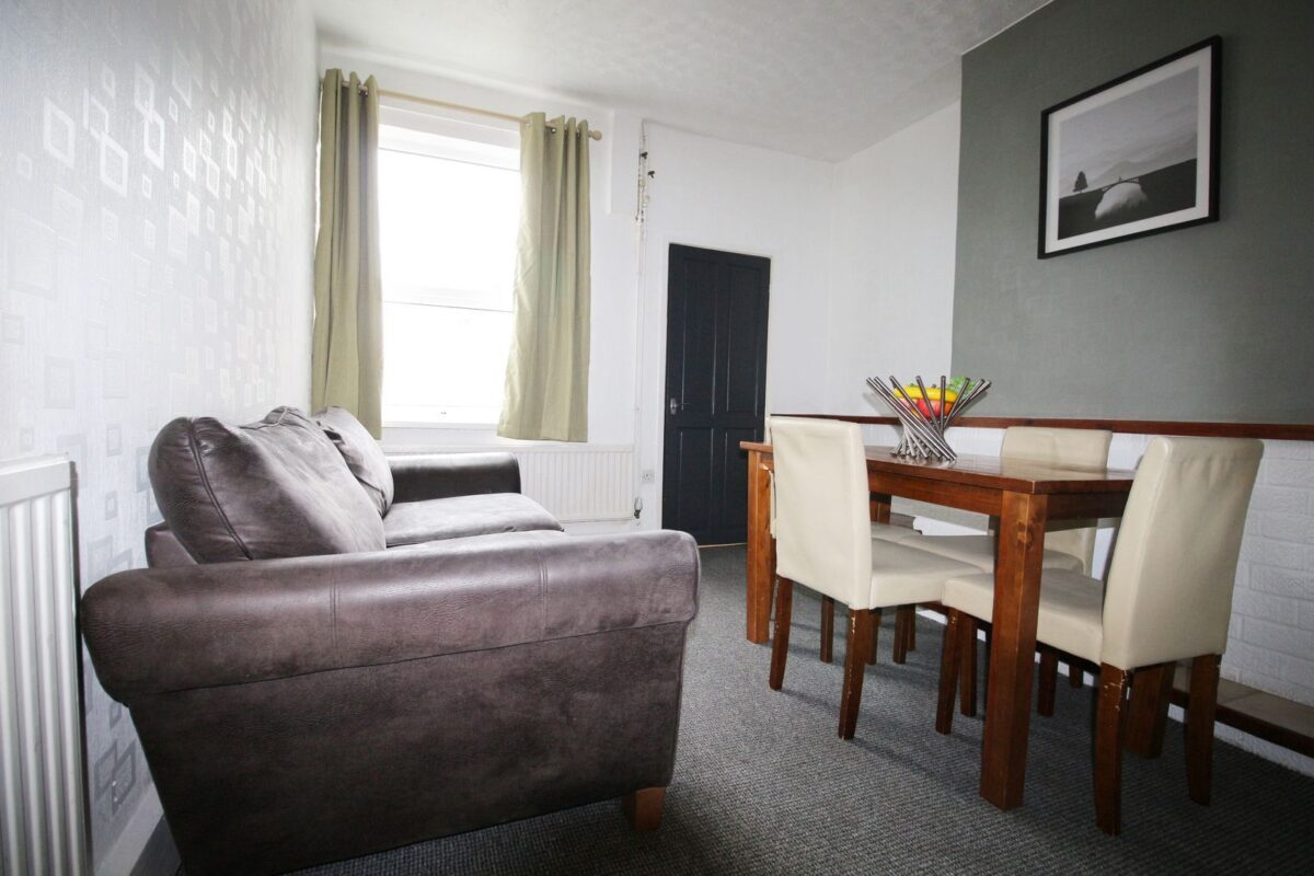 4 Whitehall Terrace, Lincoln, Lincolnshire, LN1 1PQ, United Kingdom