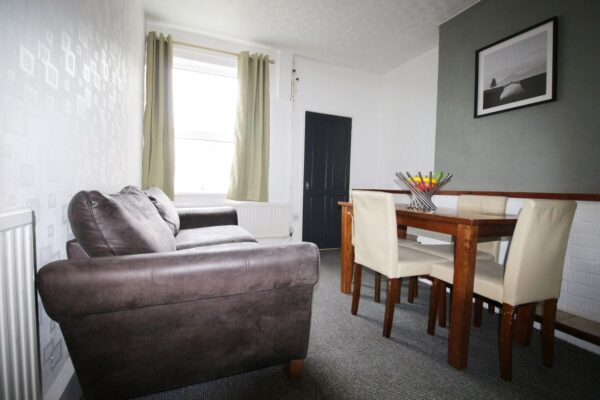 4 Whitehall Terrace, Lincoln, Lincolnshire, LN1 1PQ, United Kingdom