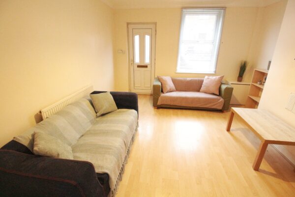 96 Newland Street West, Lincoln