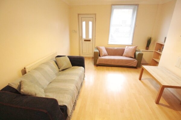Student Accommodation, 96 Newland Street West, Lincoln, Lincolnshire, LN1 1PH