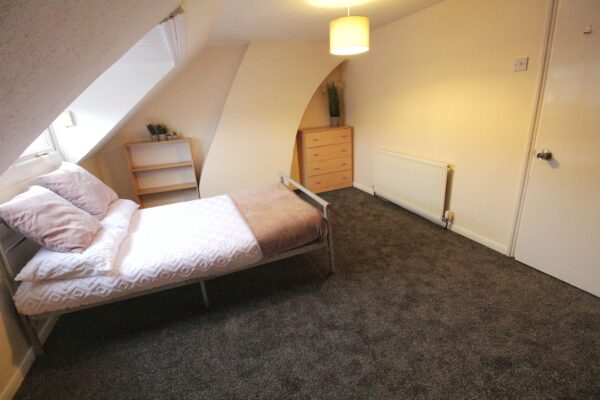 Student Accommodation, 96 Newland Street West, Lincoln, Lincolnshire, LN1 1PH