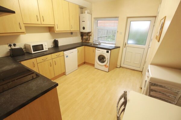 Student Accommodation, 96 Newland Street West, Lincoln, Lincolnshire, LN1 1PH