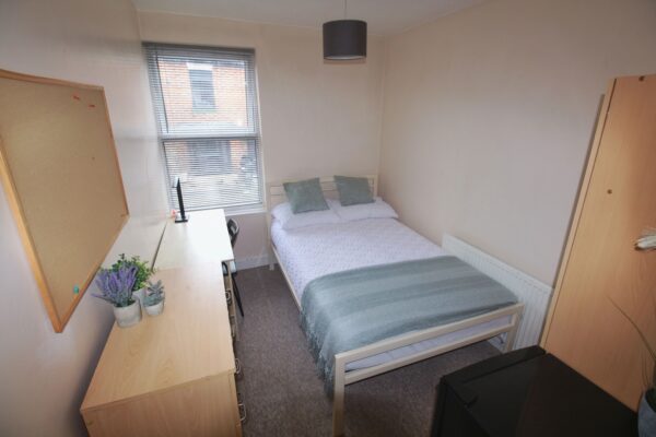 Student Accommodation, 96 Newland Street West, Lincoln, Lincolnshire, LN1 1PH