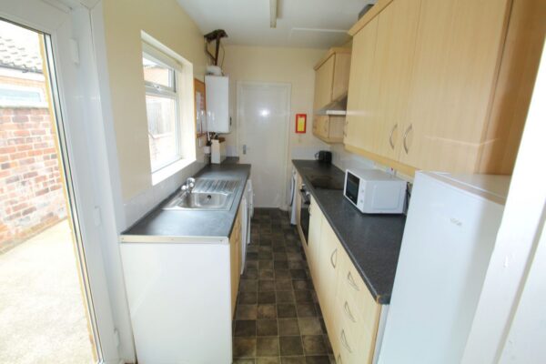 105 Carholme Road, Lincoln, Lincolnshire, LN1 1RT